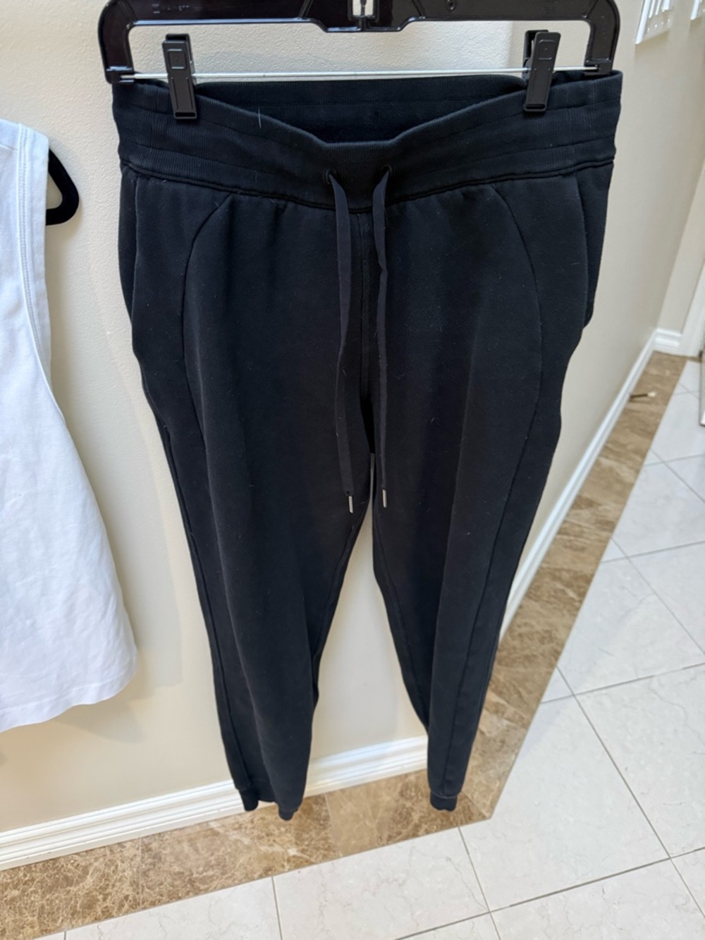 Lululemon sweats in black -8